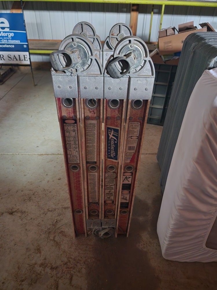 12' Foldable Ladder
