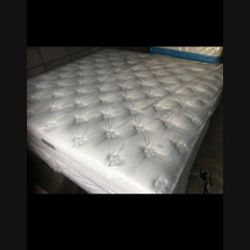 Queen Size New Thick Pillow Top Bed Can Deliver 