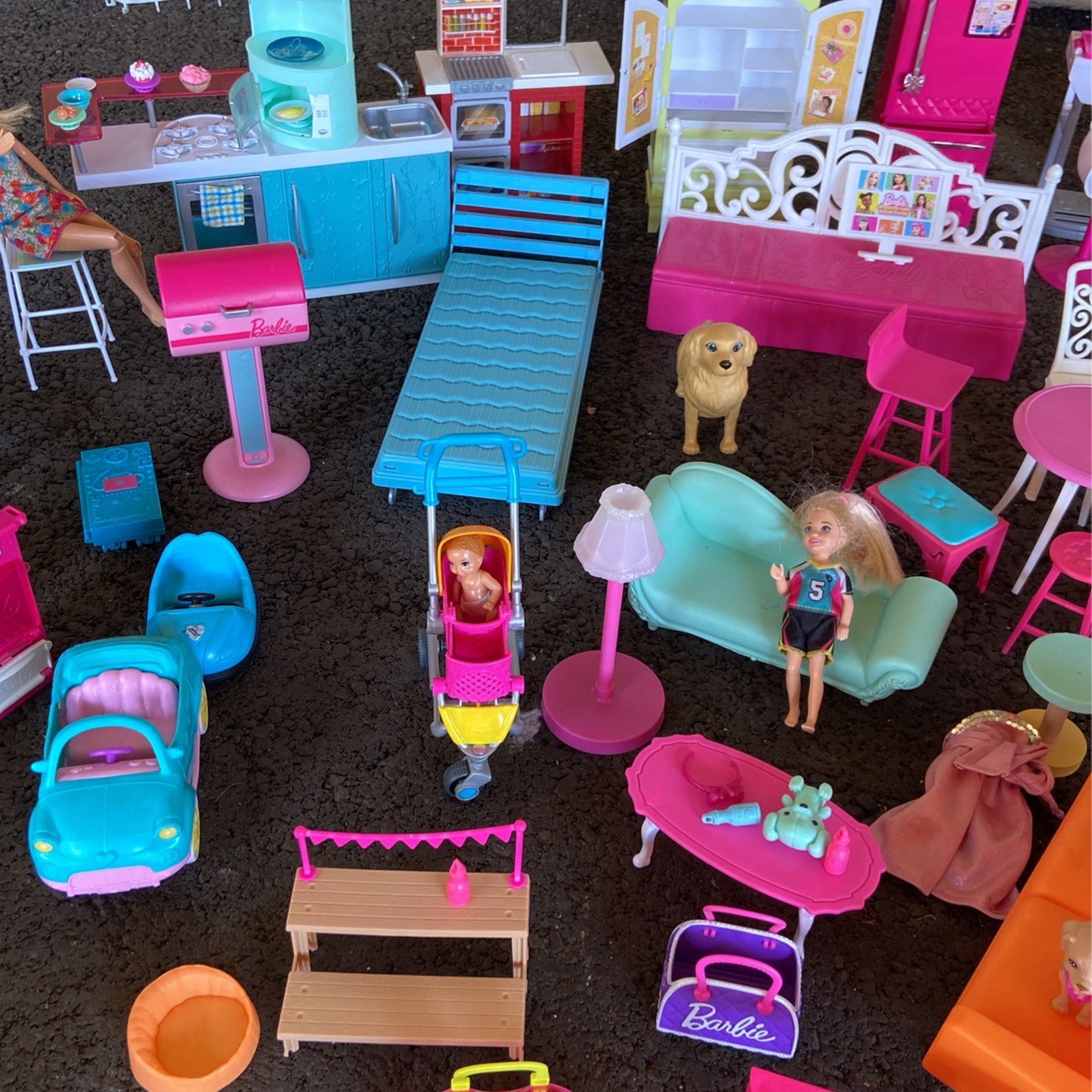 Barbie House Plus a lot Of Extras for Sale in Pasadena, CA - OfferUp