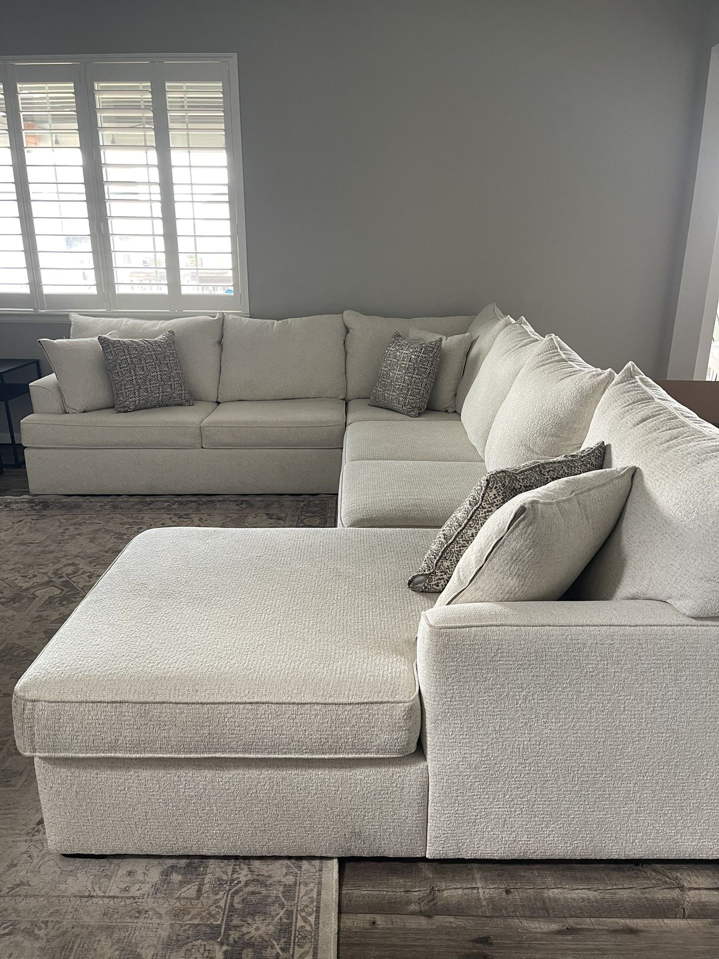 Almost New Sectional 