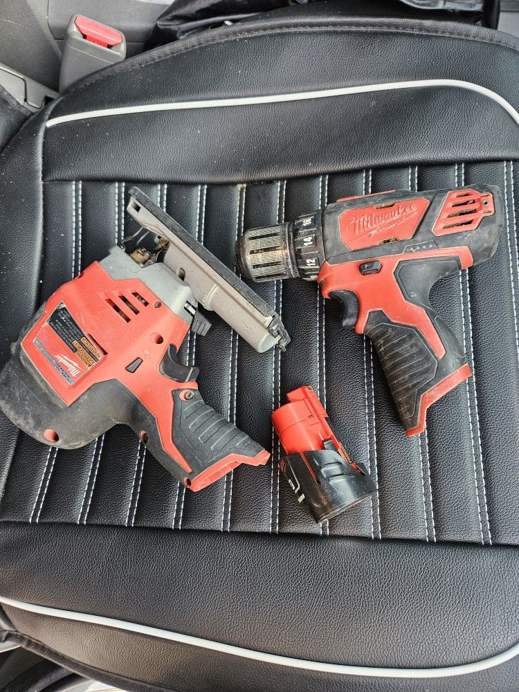 Milwaukee 12V Drill And Jig Saw With Battery