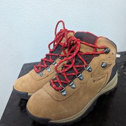 Columbia Women's Newton Ridge Plus Waterproof Amped Hiking Boots