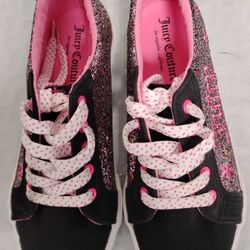 Juicy Couture (Big Girls Old Town Sneaker) Sz 3 