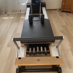 Stott Pilates V2MAX Reformer
