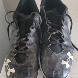 Size 14 Under Armor Football Cleats 