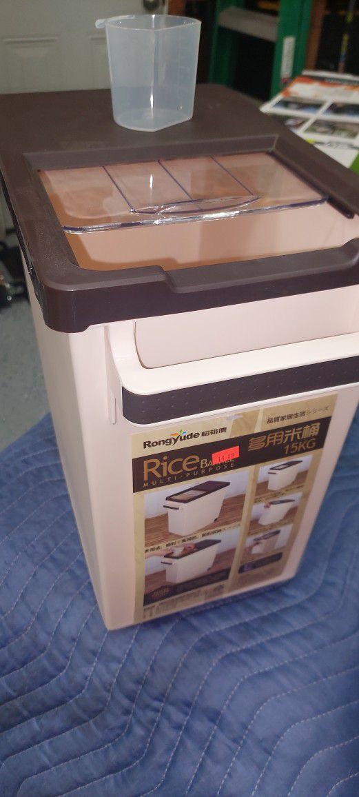 Rice Container Dispenser Or Dog Food Holder Organizer