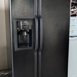 GE Black Side By Side Refrigerator 