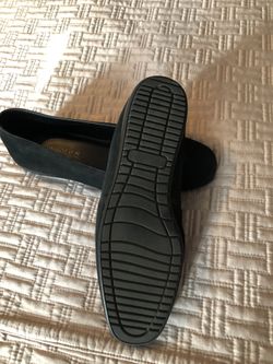 NEW LIZ CLAIBORNE, BLK PRIMA LEATHER FLATS