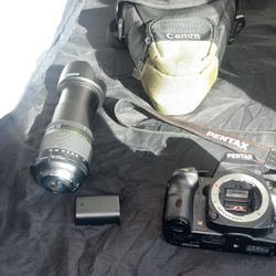 Like new Very nice condition PENTAX k-3/2 with EXTRA Battery plus (18-270mm pentax-da 1:3.5-6.3 ED SDM Lens $350