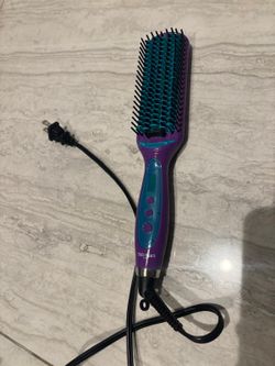 Bed Head Ionic Tourmaline Straightener Brush With Smart Heat Memory System Barely used. 