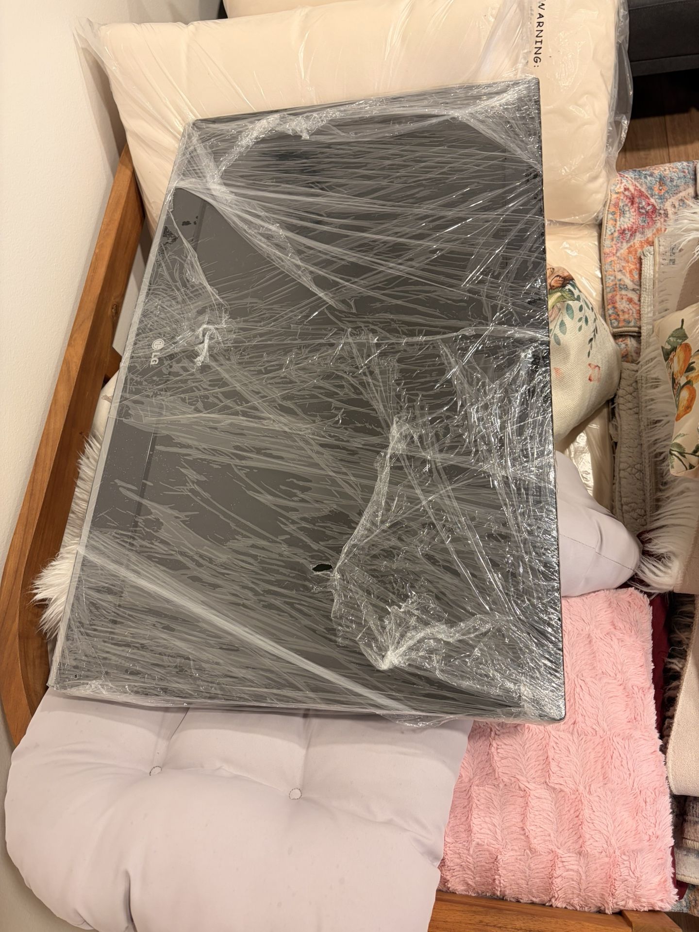 LG TV 37” (contact info removed)