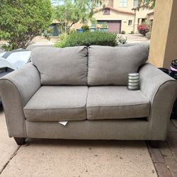 Bright 2-Seater Couch – Great Condition ($75)