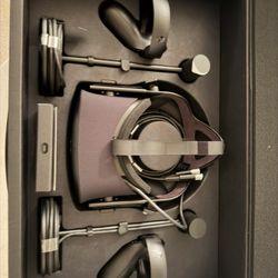 Oculus Rift (CV1) VR Headset – Complete Set w/ Sensors & Box (PC VR)