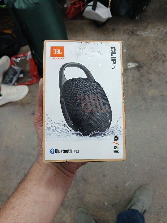 JBL Clip 5 Bluetooth Wireless Speaker