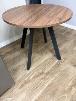 Round Wood Top Dining Table Black Legs