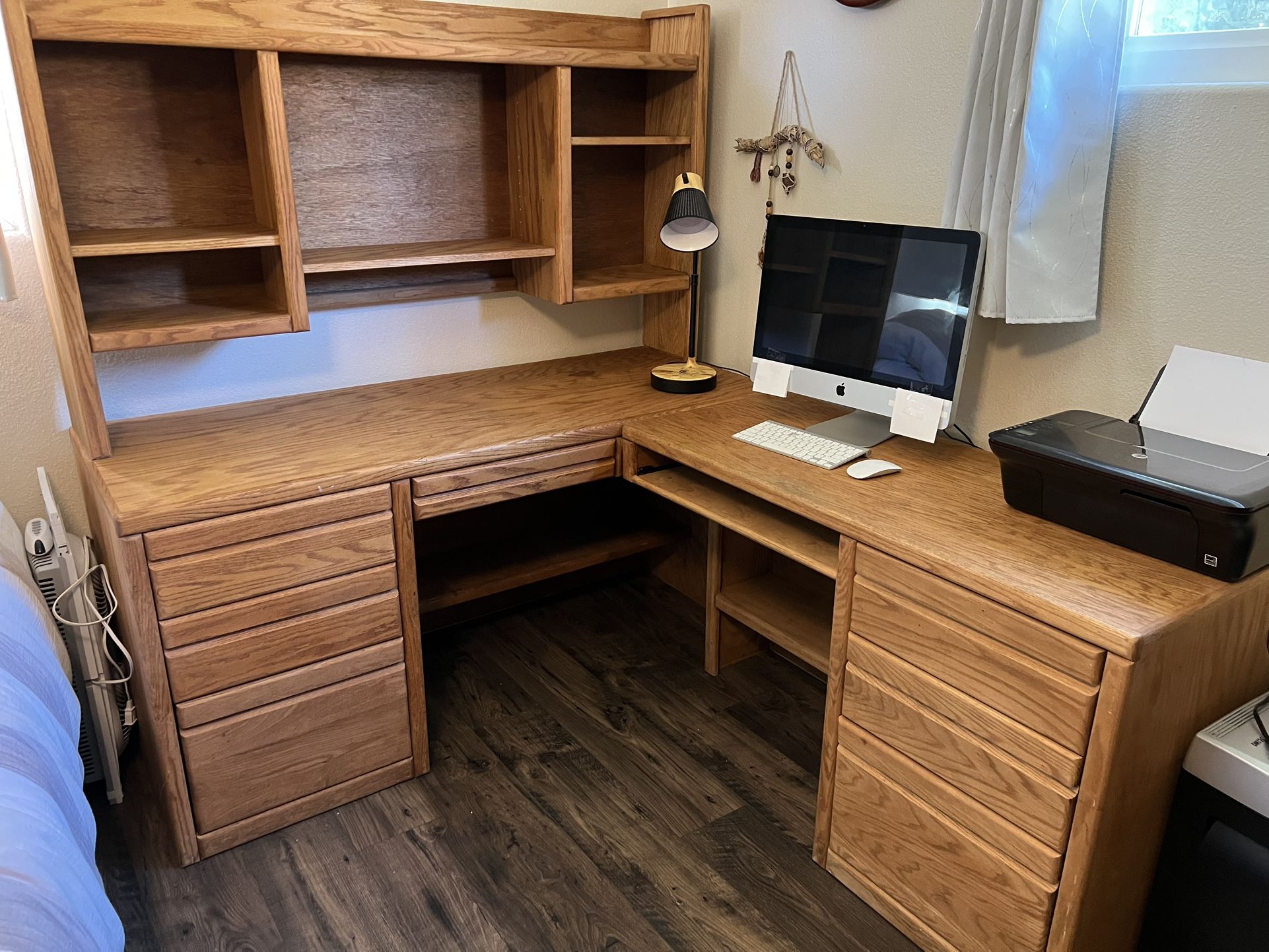 Oak Desk w/Hutch