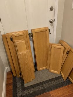 Kitchen cabinet doors and drawers