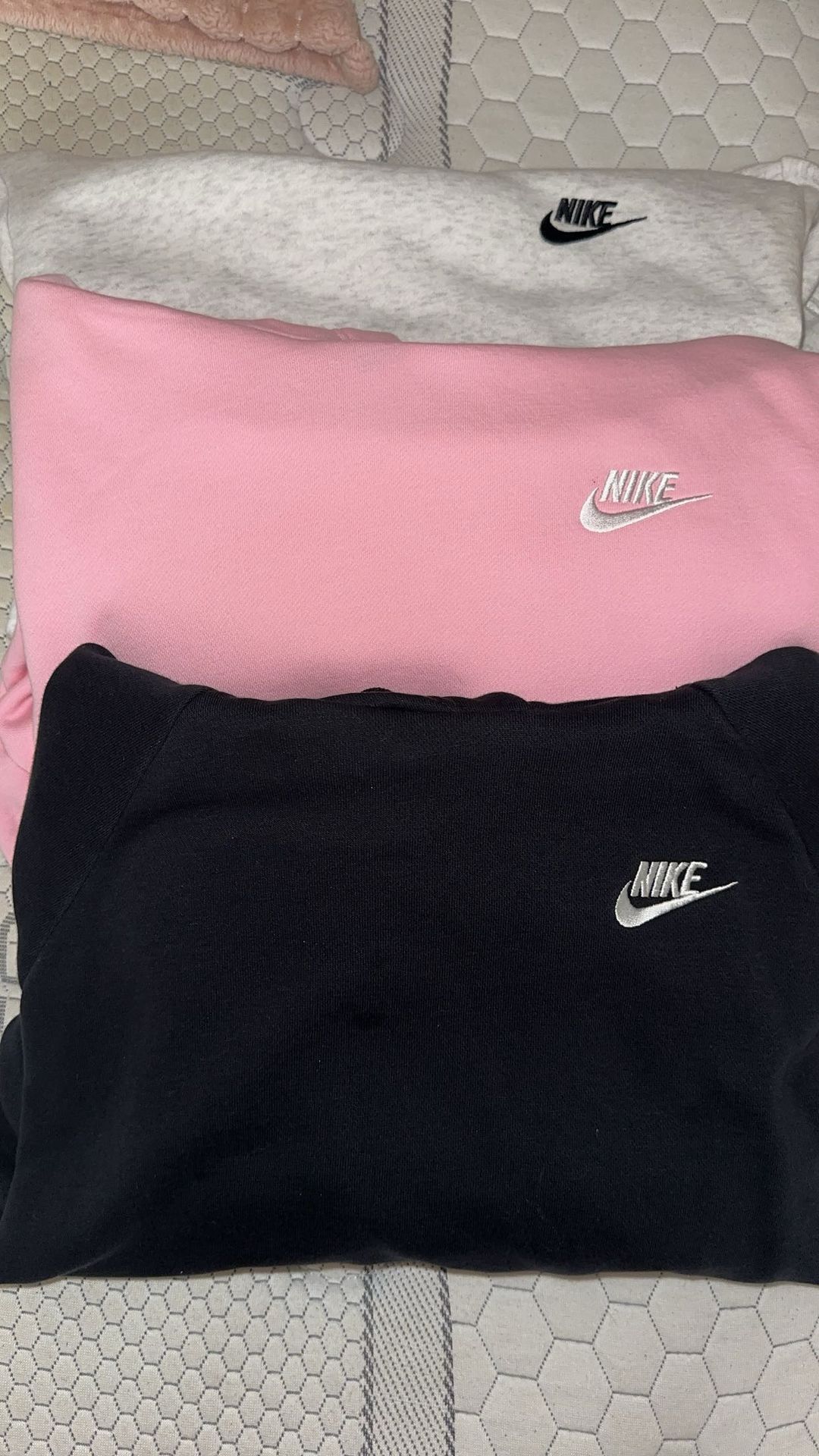 3 nike hoodies