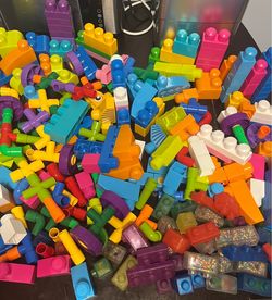 Large mega blocks, pipe construction blocks and jelly blok
