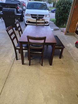 Dinning room table