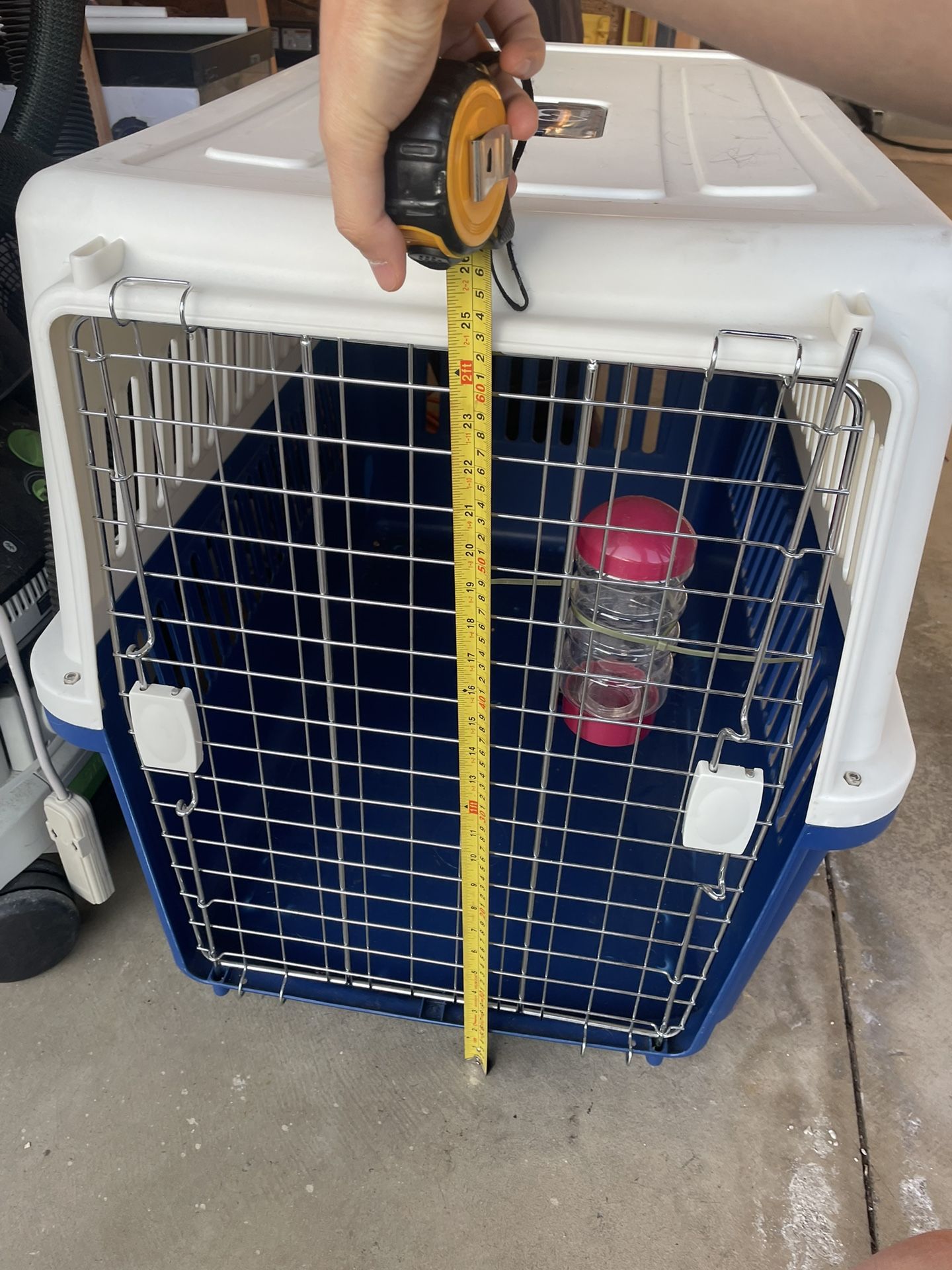 Medium large dog carrier with water bottle
