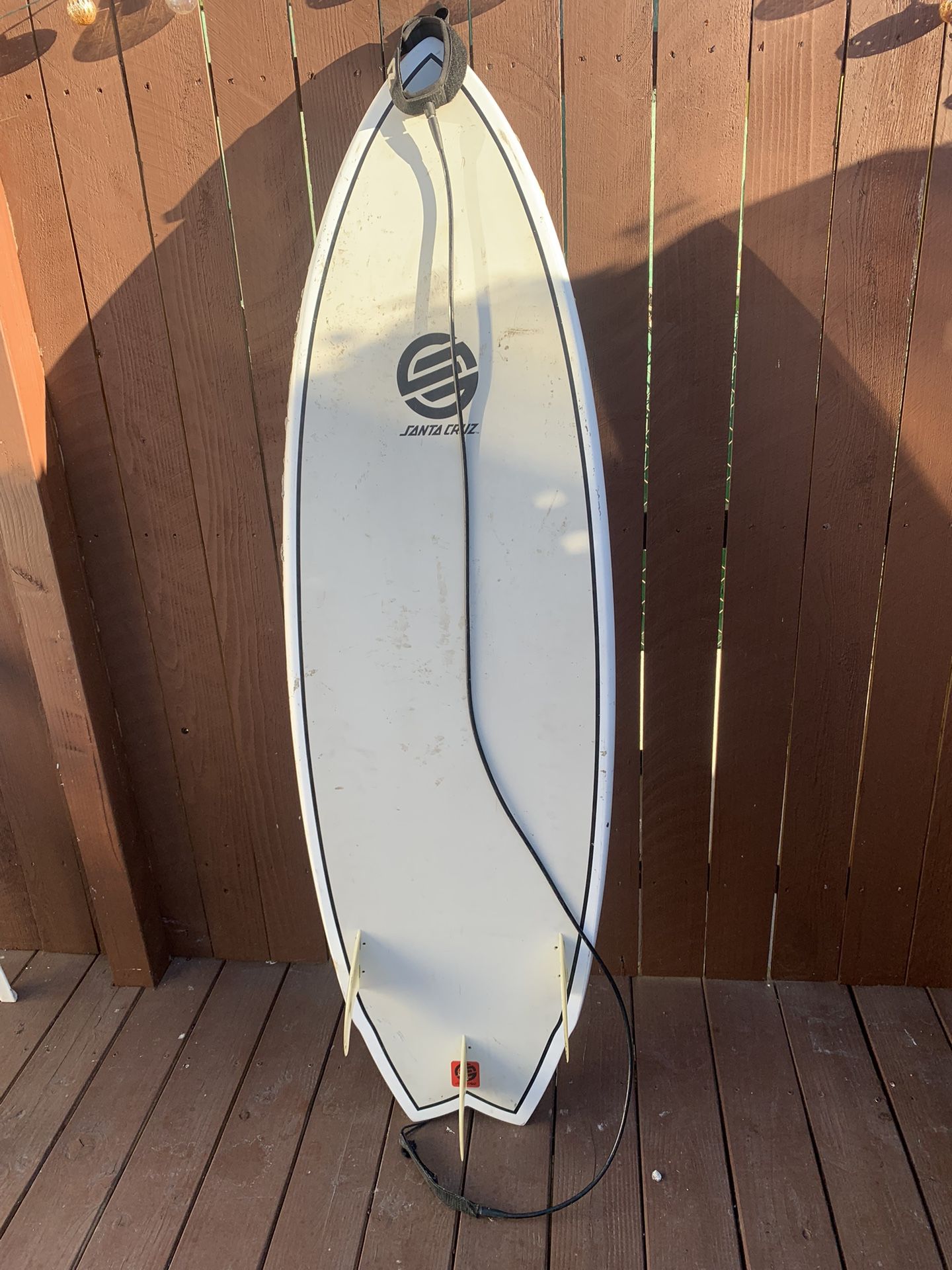 SANTA CRUZ SURFBOARD VERY. GOOD CONDITION ( no Crack, No Dents No Damage)