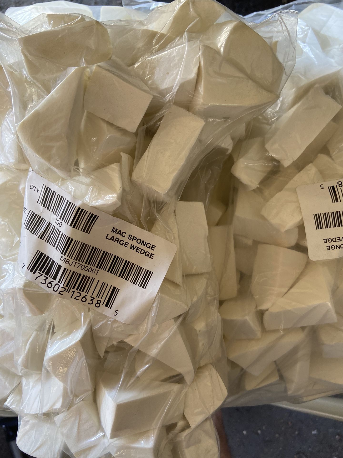 MAC Cosmetics Large Wedge Sponge Old Stock 100 Count