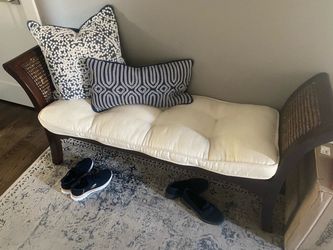 Entry way Bench