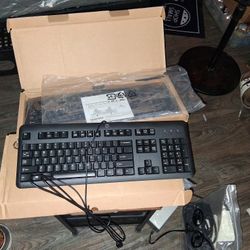 2 Hp Keyboards+1 Dell Keyboard+1 Computer Mouse