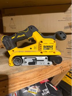 New dewalt xr 20v belt sander Tool only