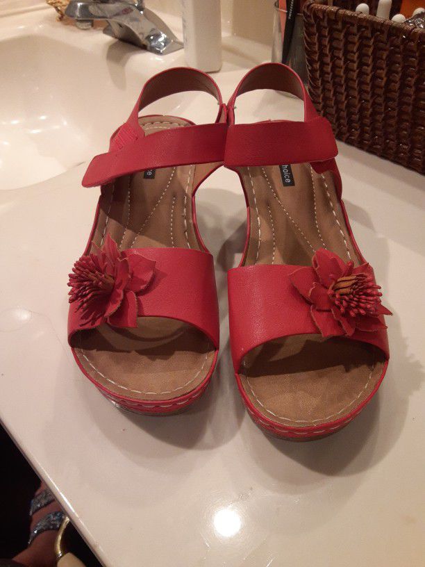 Pre-owned Women's Size 8 Red Good Choice Sandals 