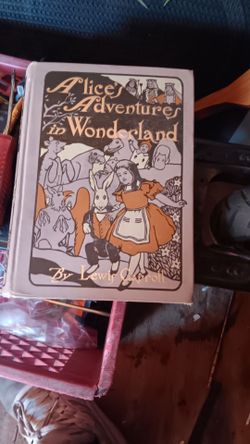 Alice's Adventures in Wonderland by Lewis Carroll