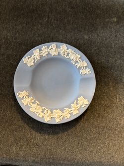 Signature Wedgewood Blue And White Small Dish / Trinket Holder / Ashtray -  Leaf Design .  