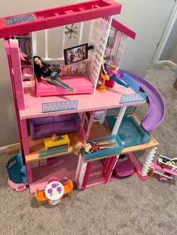 Barbie DreamHouse