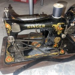 1910 Singer Sewing Machine  