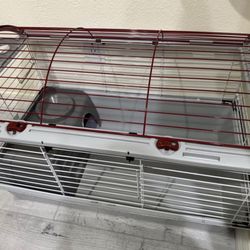 Small animal/Guinea pig/rabbit cage! Comes with supplies!