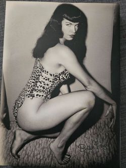 Bettie Page Cavas