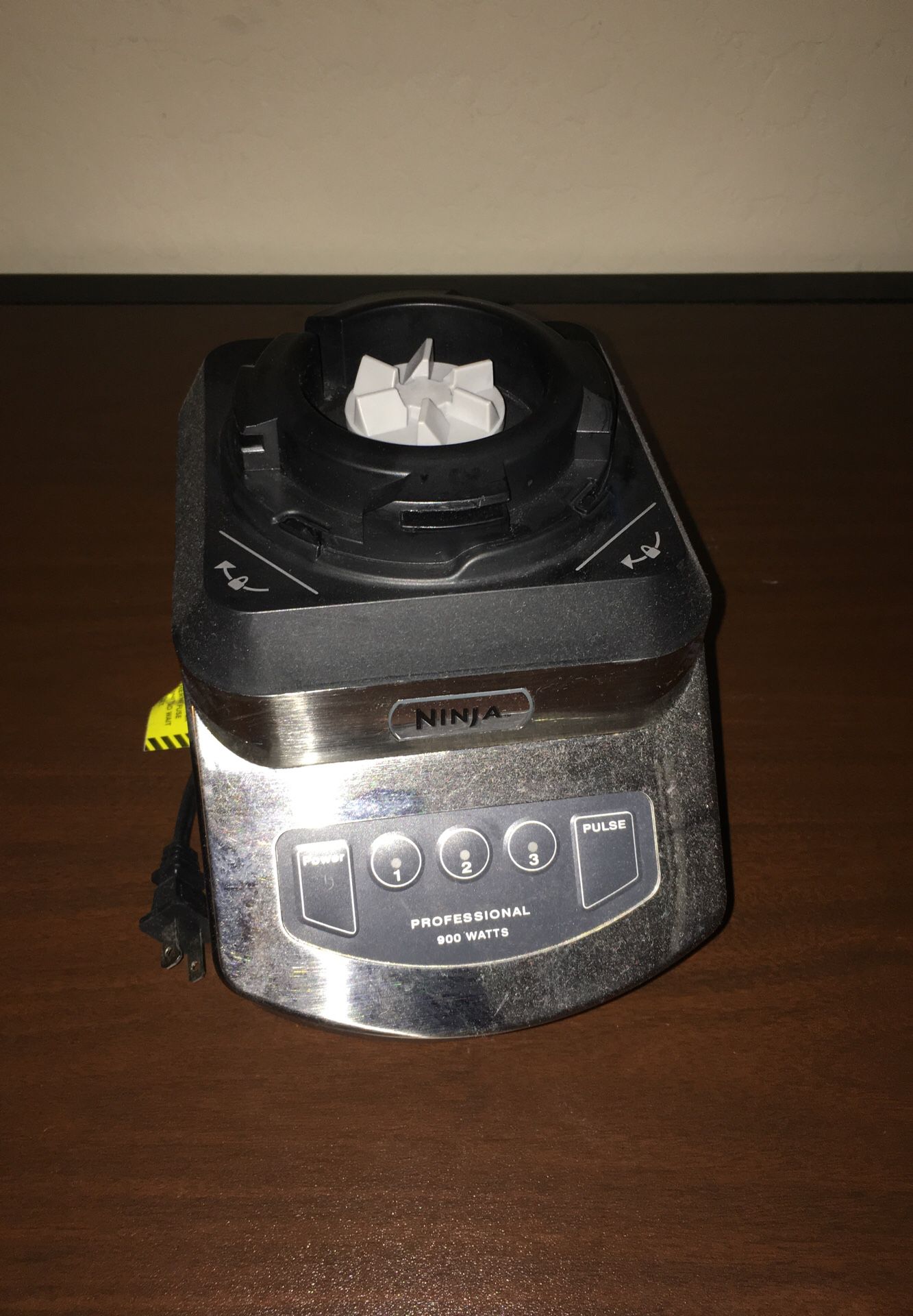 Ninja Professional 900 Watts Blender - appliances - by owner