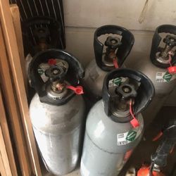 Co2 Tanks X5 . 20lb $300 For Al Or 1 For $75