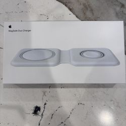 Apple MagSafe Duo Charger