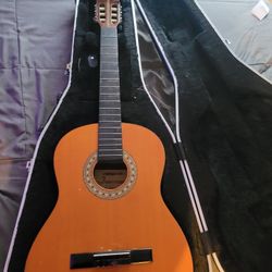 Franciscan Guitar Model CN6 With Case