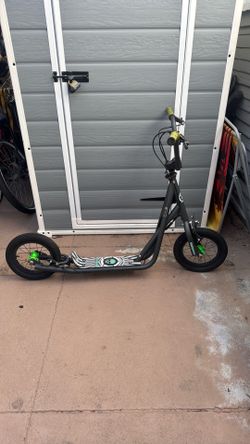 Mongoose Expo Scooter