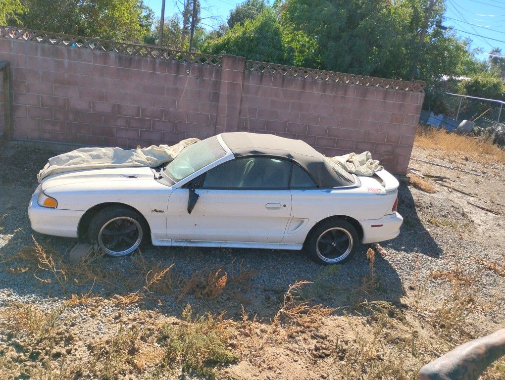 1998 Ford Mustang