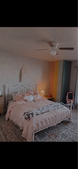 Queen Frame/Matress