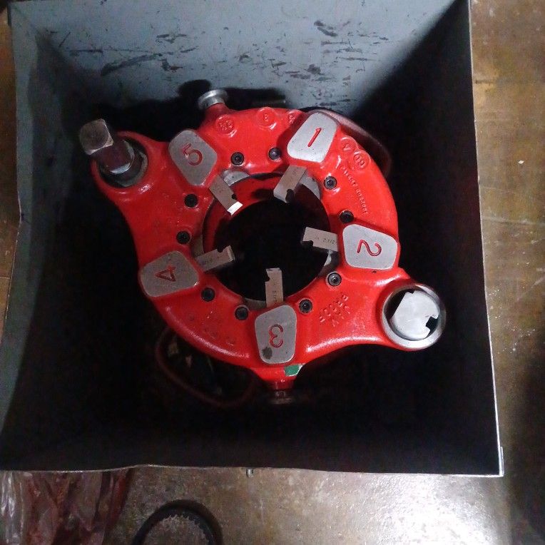 Rigid 2 1/2" To 4" Pipe Threader