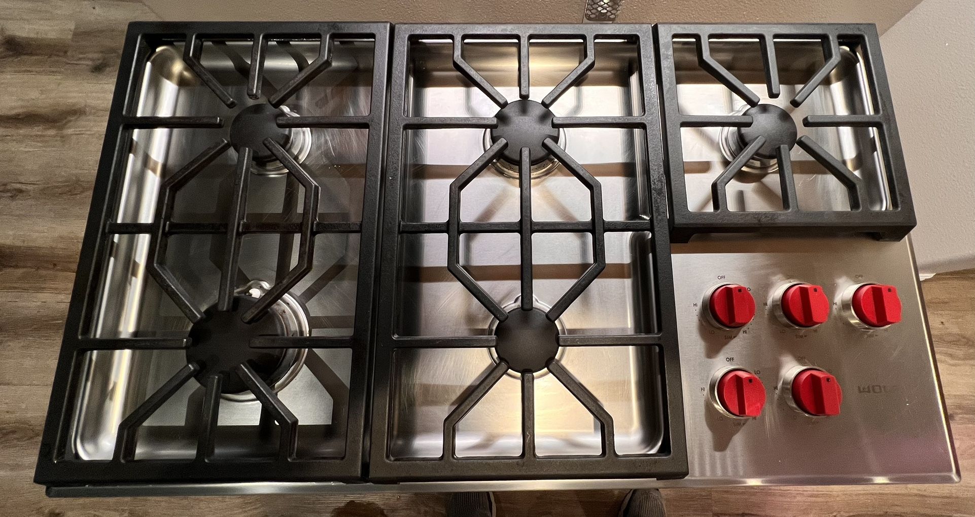 36” Wolf Professional Cooktop - 5 Burner XLNT Condition 