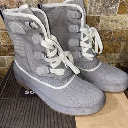 Sorel Grey Womans  Boots Size 7