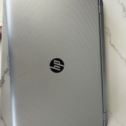 HP Pavilion 17 