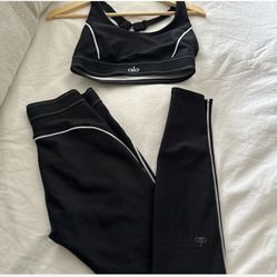 Alo Yoga Airlift Set (Black)