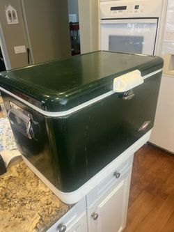 Coleman Steel Belted Cooler. NICE